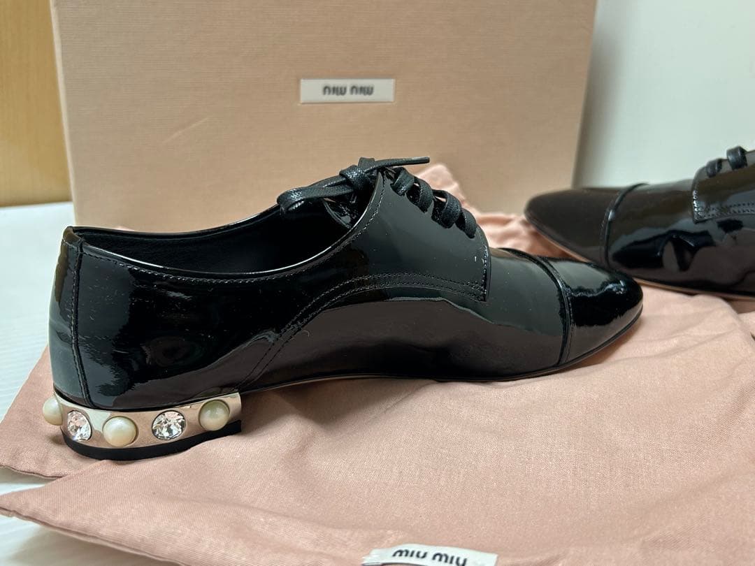 未使用　miumiu ミュウミュウ シューズ 35 1/2 エナメルブラック