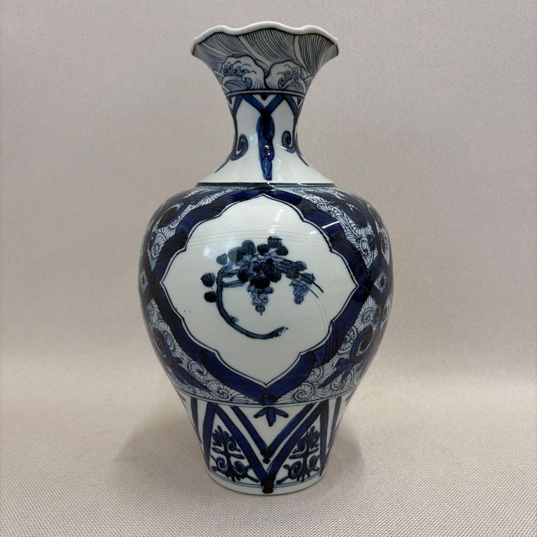 九谷焼　藍九谷　山本長左　陰刻線文　青華　葡萄/柘榴　果実紋　花瓶