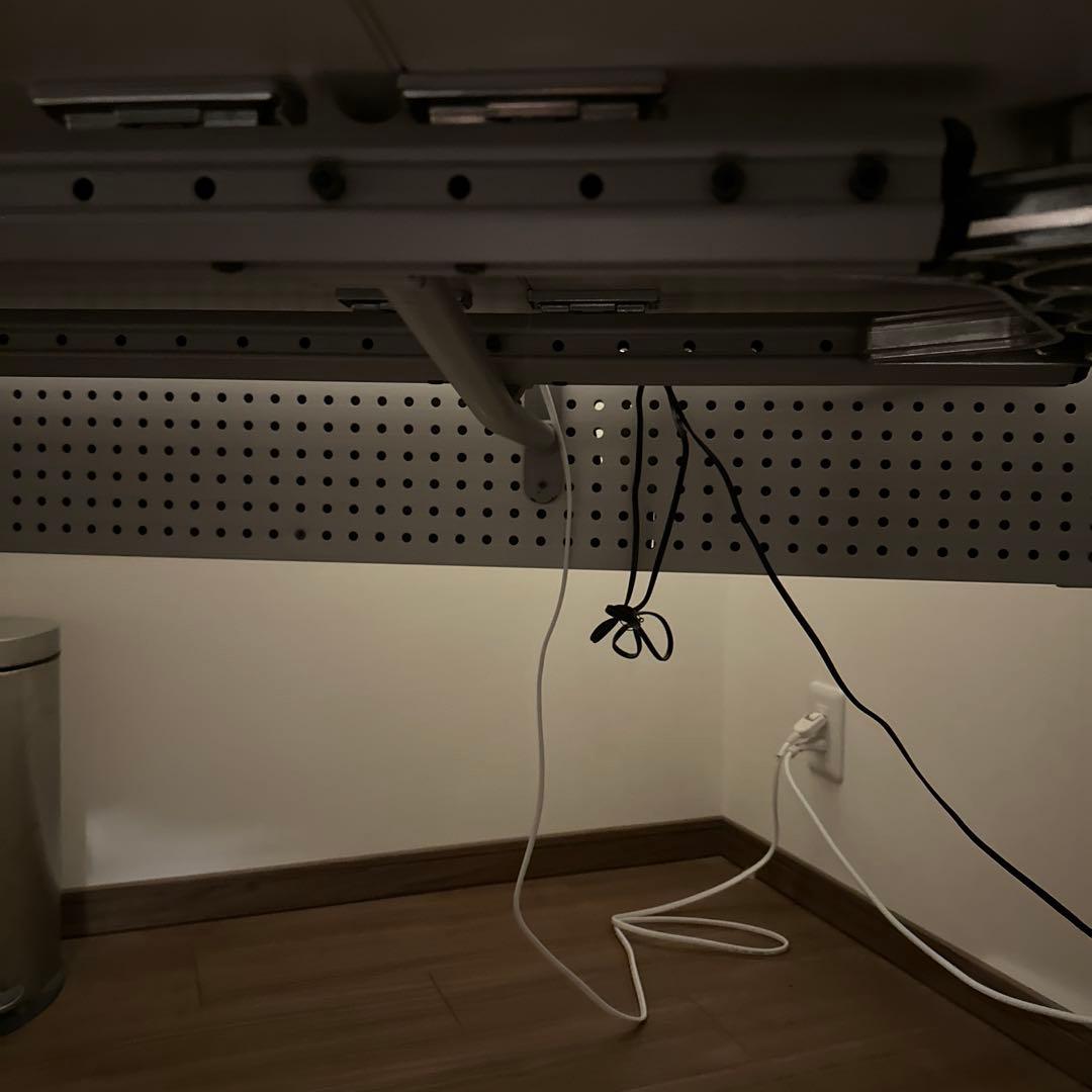 vitraヴィトラ　L字型ライトグレー合成樹脂パソコンデスク