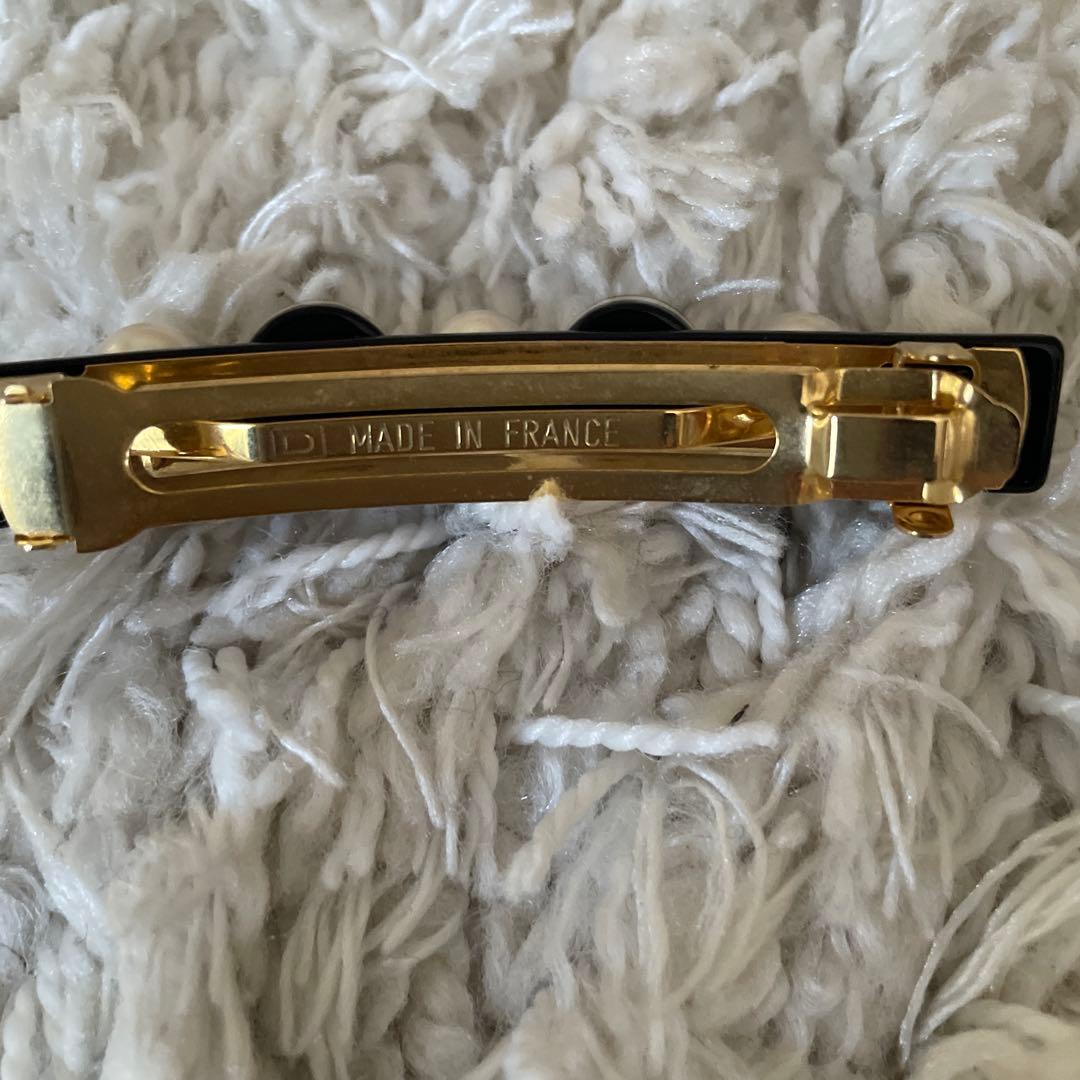 ALEXANDRE DE PARIS バレッタ 黒色パール付き