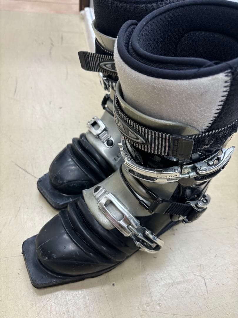 SCARPA T1 スキーブーツ ブラック/シルバー