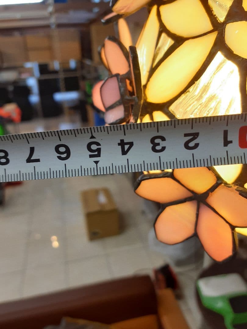 春にぴったりの艶やかで桜の花びらを散りばめた様な可愛らしいペンダントライト