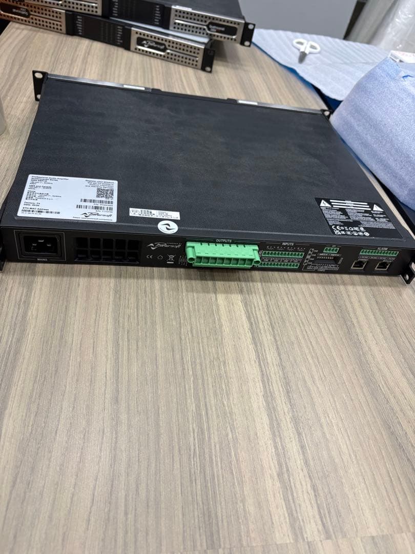 Quattrocanali 2404 DSP-D アンプ