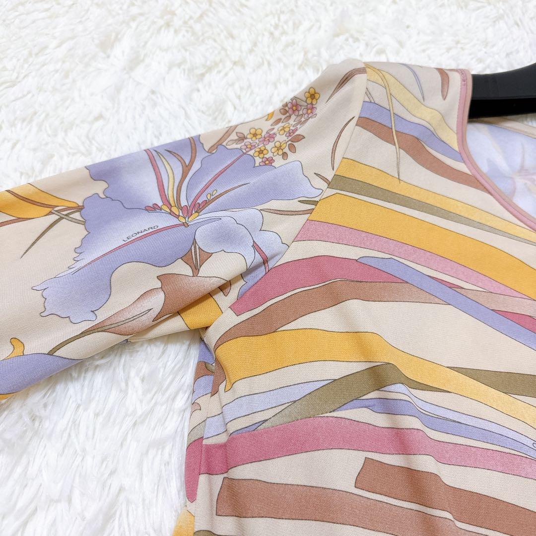 [美品] レオナール　高級✨カンカン　カットソー　花柄　トリム　ロゴボタン　L