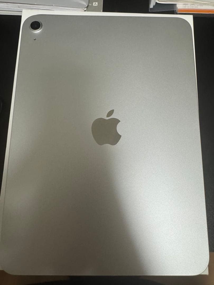 Apple iPad シルバー 本体 11世代無印