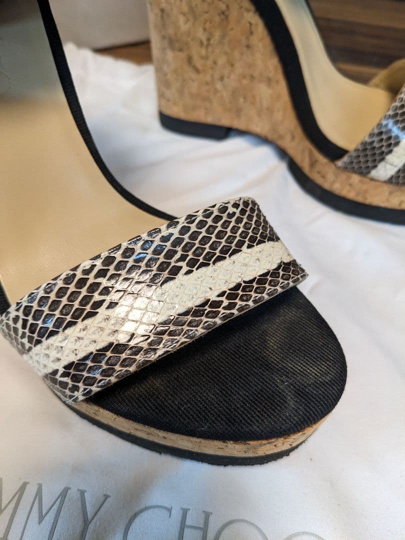 花*様 D1074　ジミーチュウ　ウェッジソール　ストラップ　調節可能　黒　ヘビ