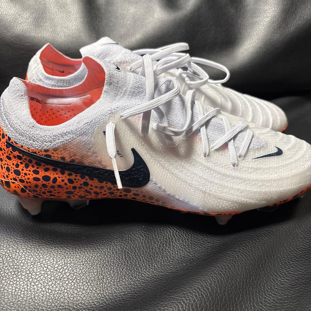 ファントムルナNIKEスパイクSG