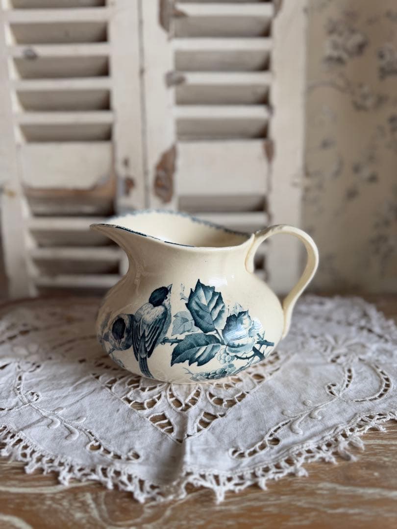 クレイユモントローマルセイユ青い小鳥と草花ベリー柄の陶器ピシェピッチャー