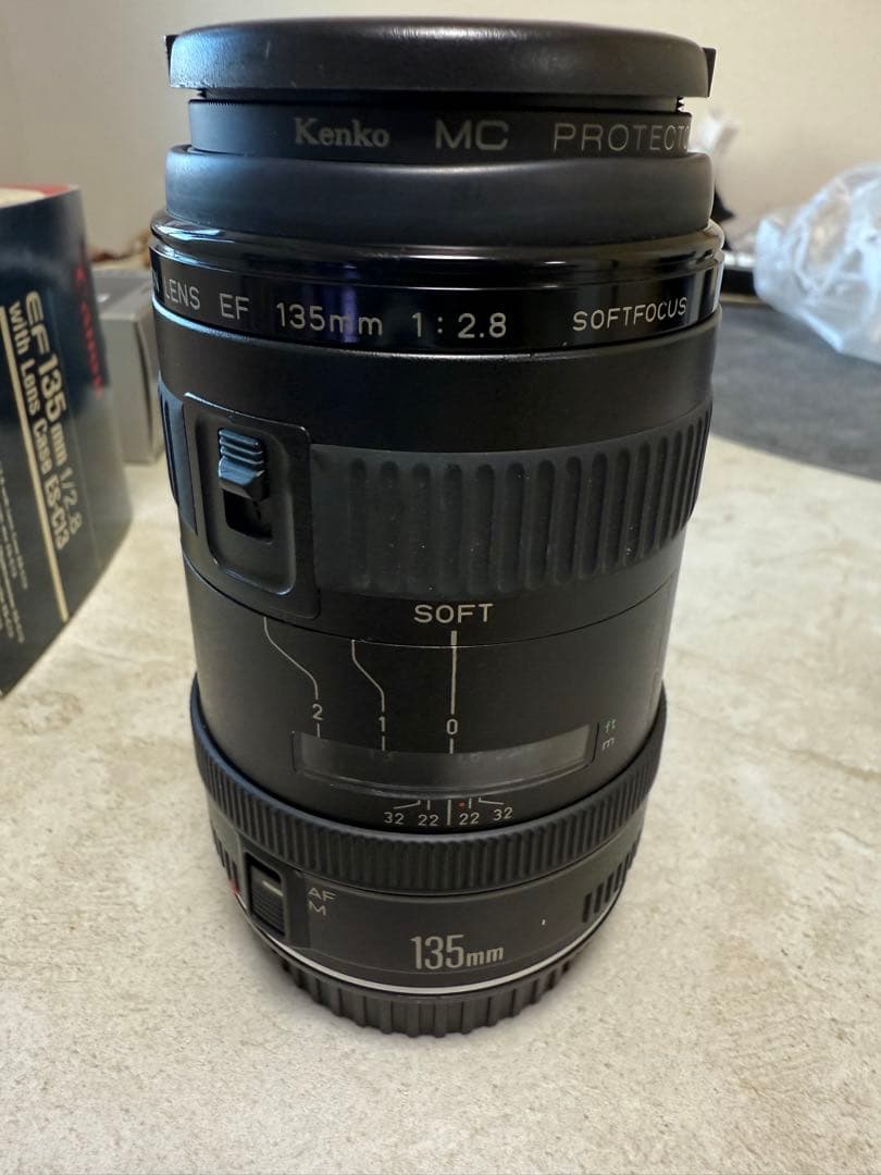 Canon EF 135mm f/2.8 ソフトフォーカスレンズ