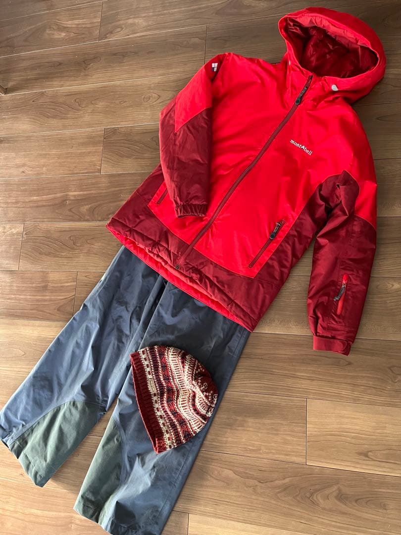 スキーウェア150・ニット帽　モンベル　手袋おまけ