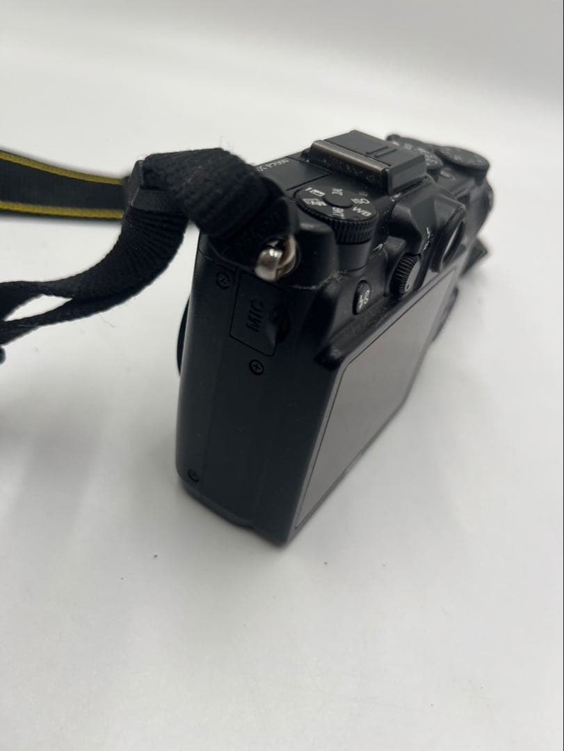 Nikon COOLPIX P7000 デジカメ