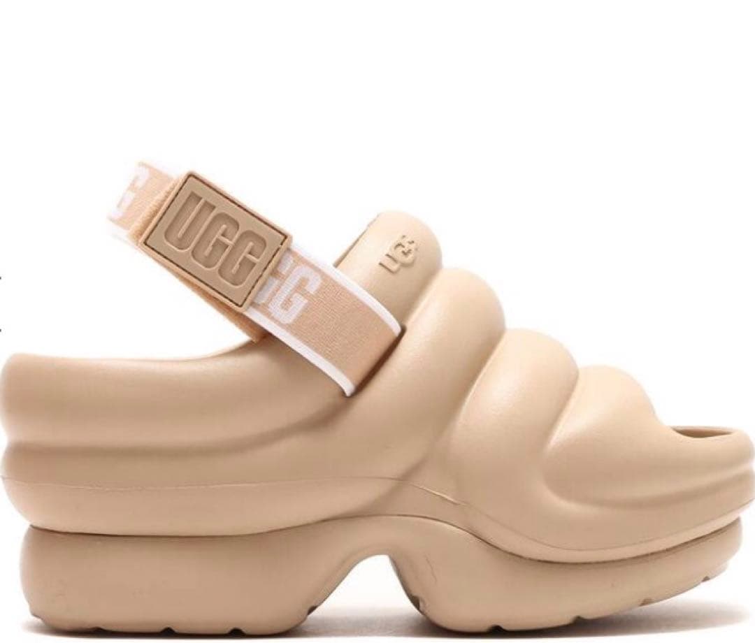 UGG アーイヤーaww yeahベージュ　driftwood スポーツ 厚底