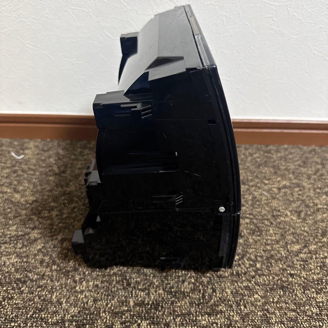 キャデラック　エスカレード　2015ｙ　純正マルチナビモニタ