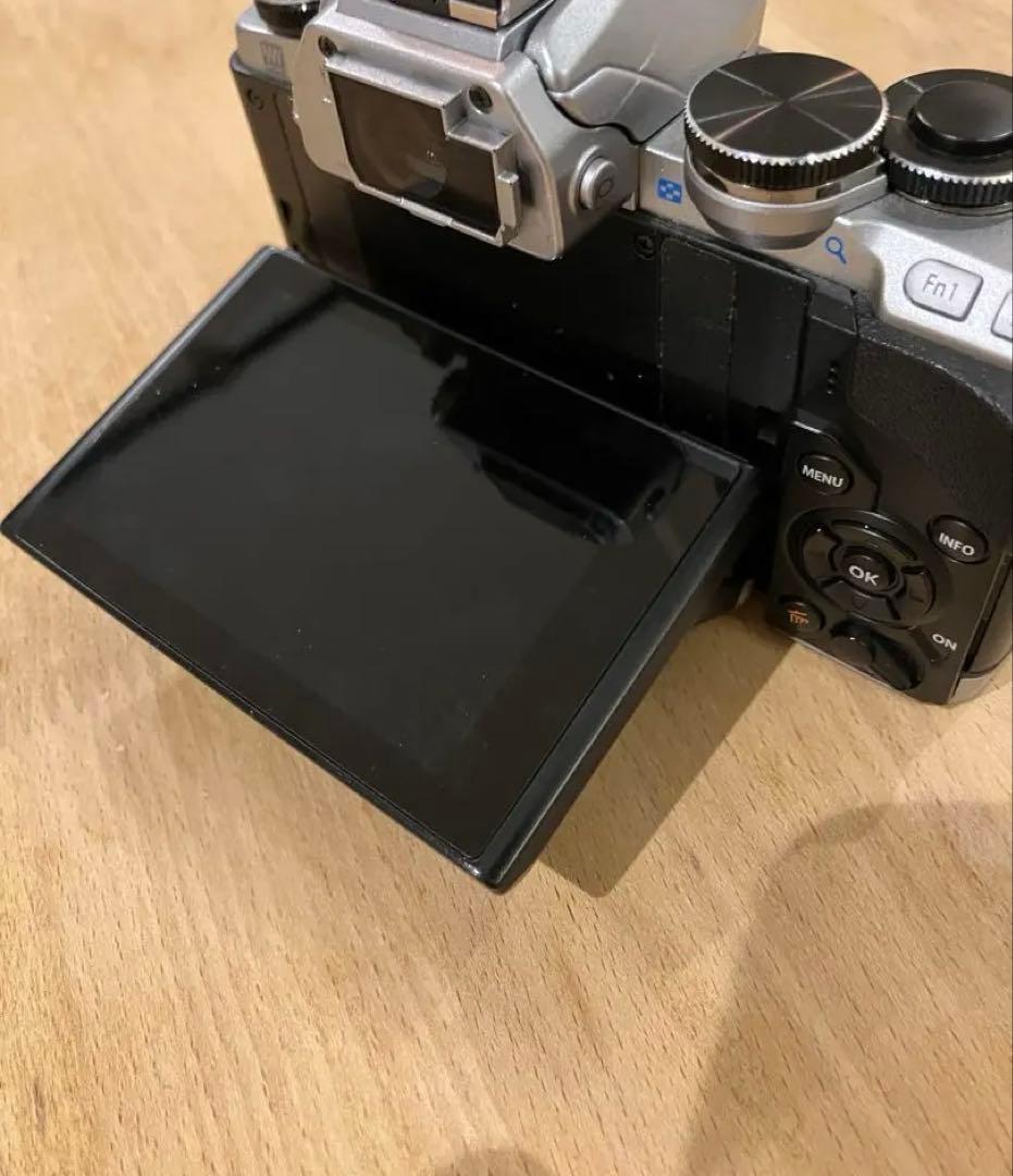 OLYMPUS OM-D E-M10 ジャンク