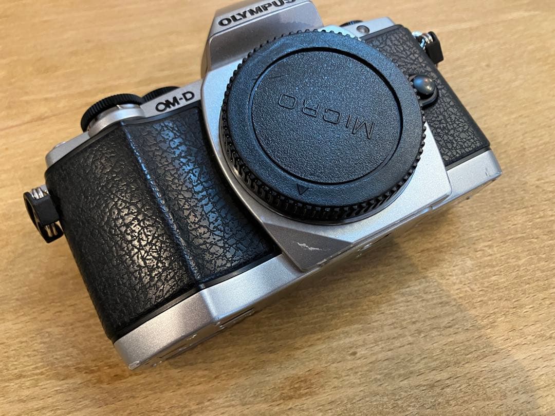 OLYMPUS OM-D E-M10 ジャンク