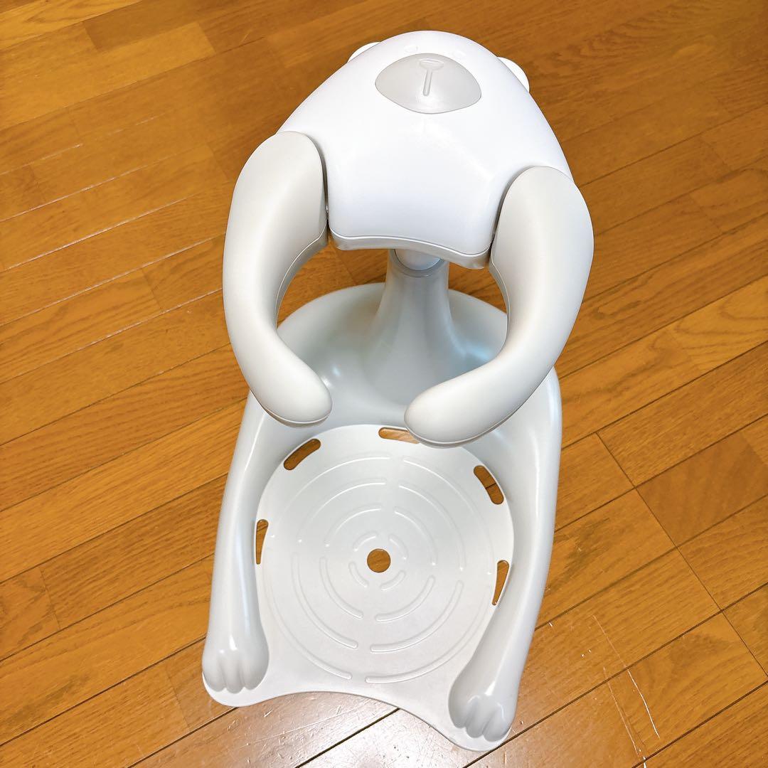 ベビーバスチェア クマの形状 ホワイト