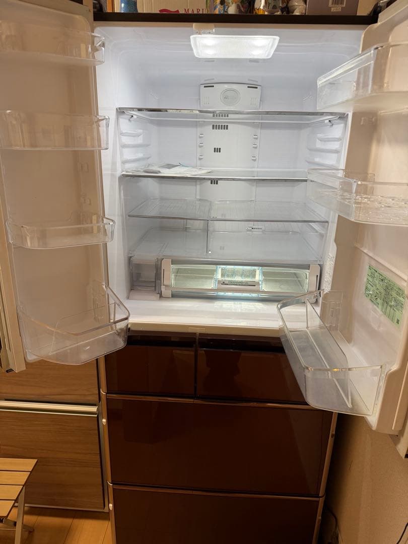 製氷機のみ故障　HITACHI 冷蔵庫 R-WK6200G 615L 黒