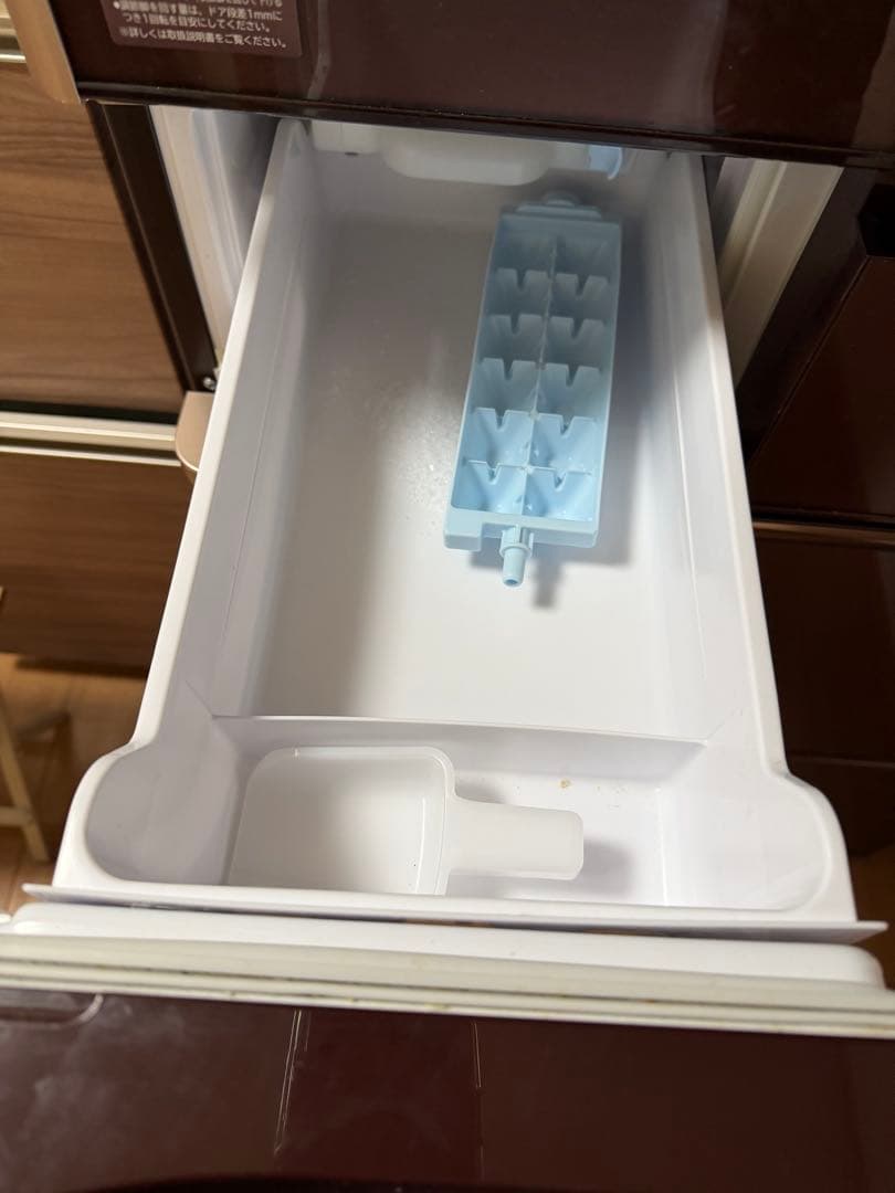 製氷機のみ故障　HITACHI 冷蔵庫 R-WK6200G 615L 黒