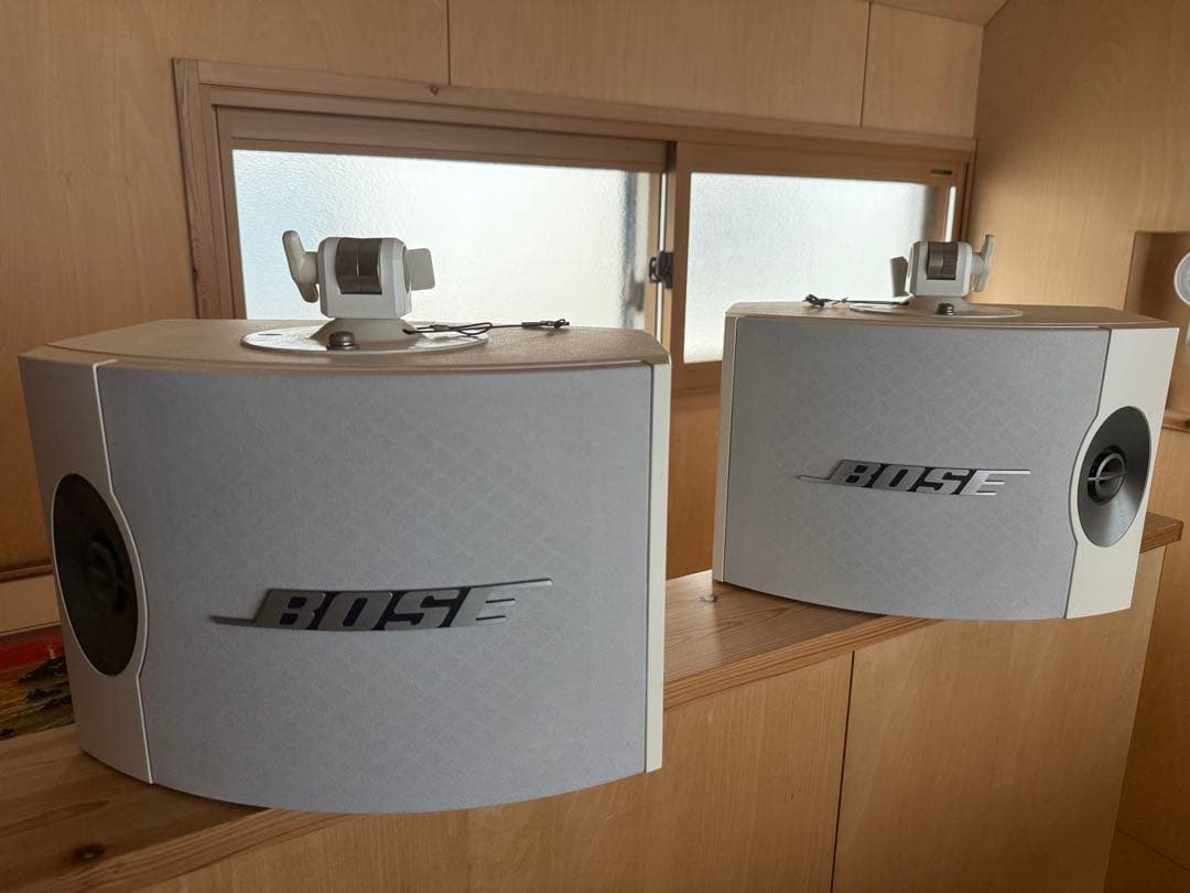 Bose スピーカー 301V-W (ホワイト) 取り付け用ブラケット付き