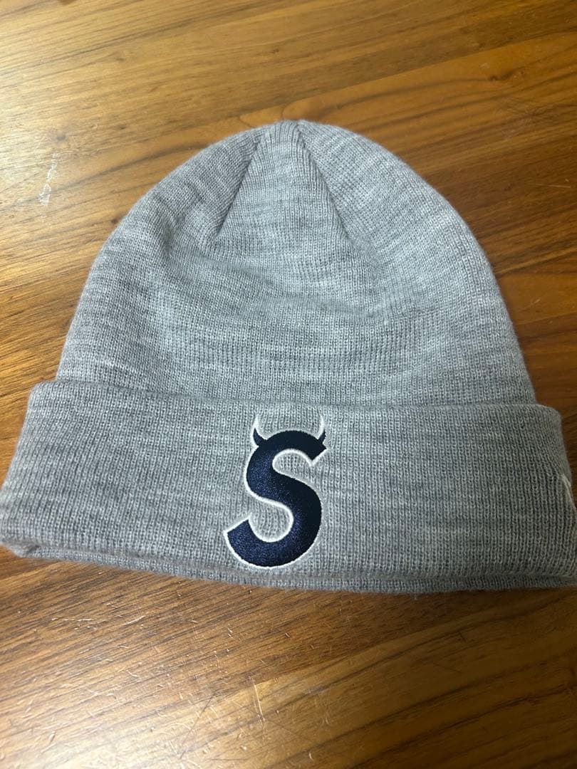 supreme シュプリーム ニューエラ S ロゴ　ビーニー ニット帽 ツノ