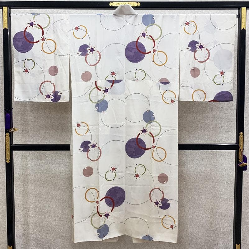 411mu18,505myu15◆ややふくよか 銀彩 鉄仙花 長襦袢