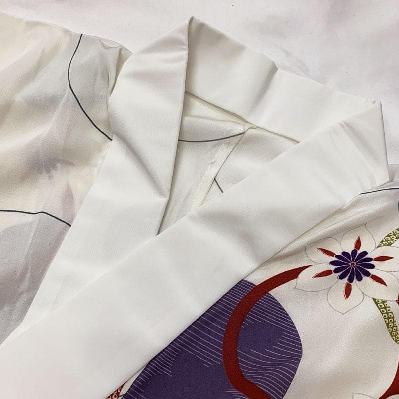 411mu18,505myu15◆ややふくよか 銀彩 鉄仙花 長襦袢