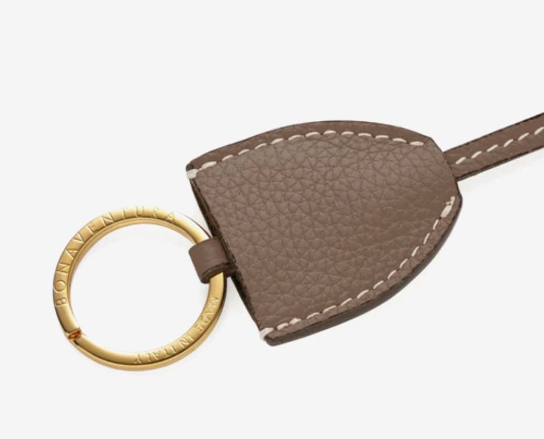 週末限定セール！BONAVENTURA エマ　バッグ【22シュリンク】　エトープ