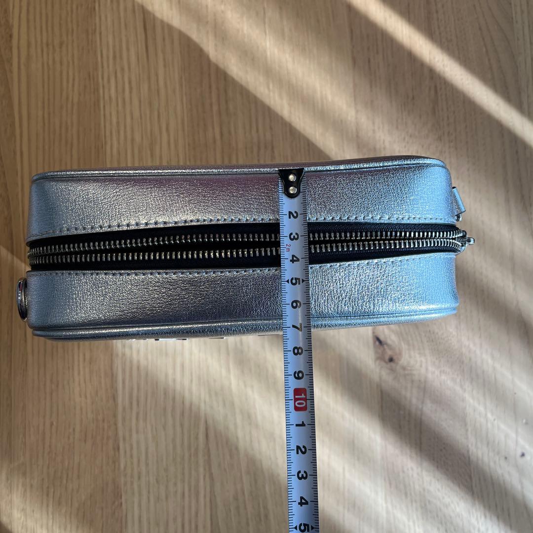 MARC JACOBS シルバー カメラバッグ