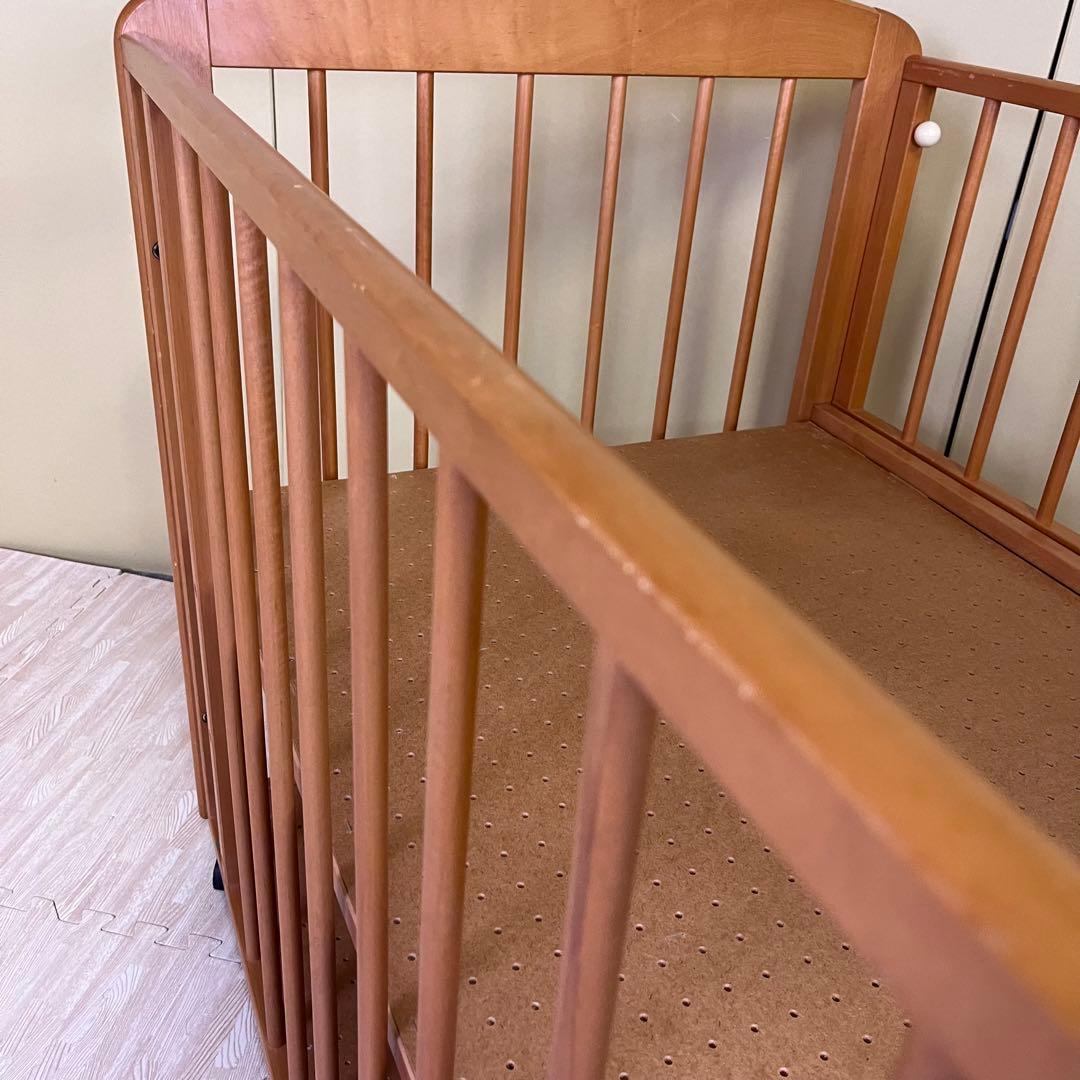 ☆除菌清掃済☆　カトージ　くまのプーさん　ベビーベッド　ライトブラウン