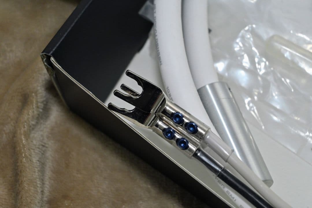 高音質 TUNAMI II SP-Y V2 スピーカーケーブル 1.5m 超美品