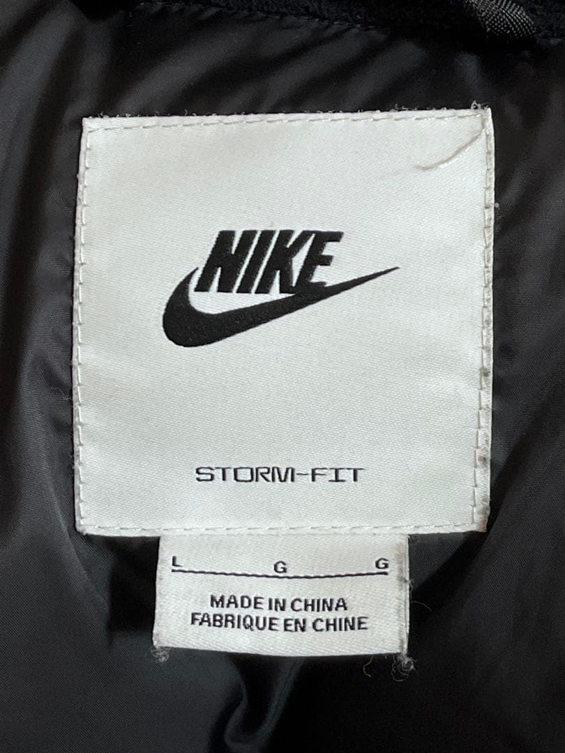 NIKE ダウンベスト　黒