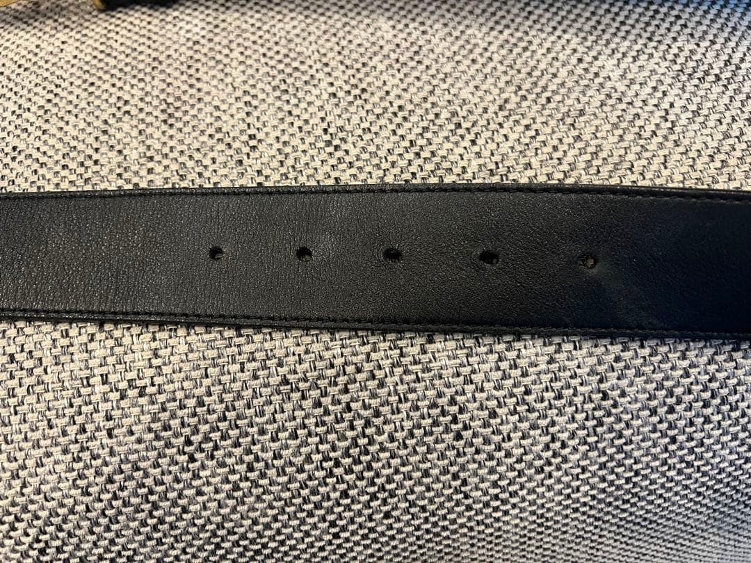 GUCCI ブラックレザーベルト GGロゴ