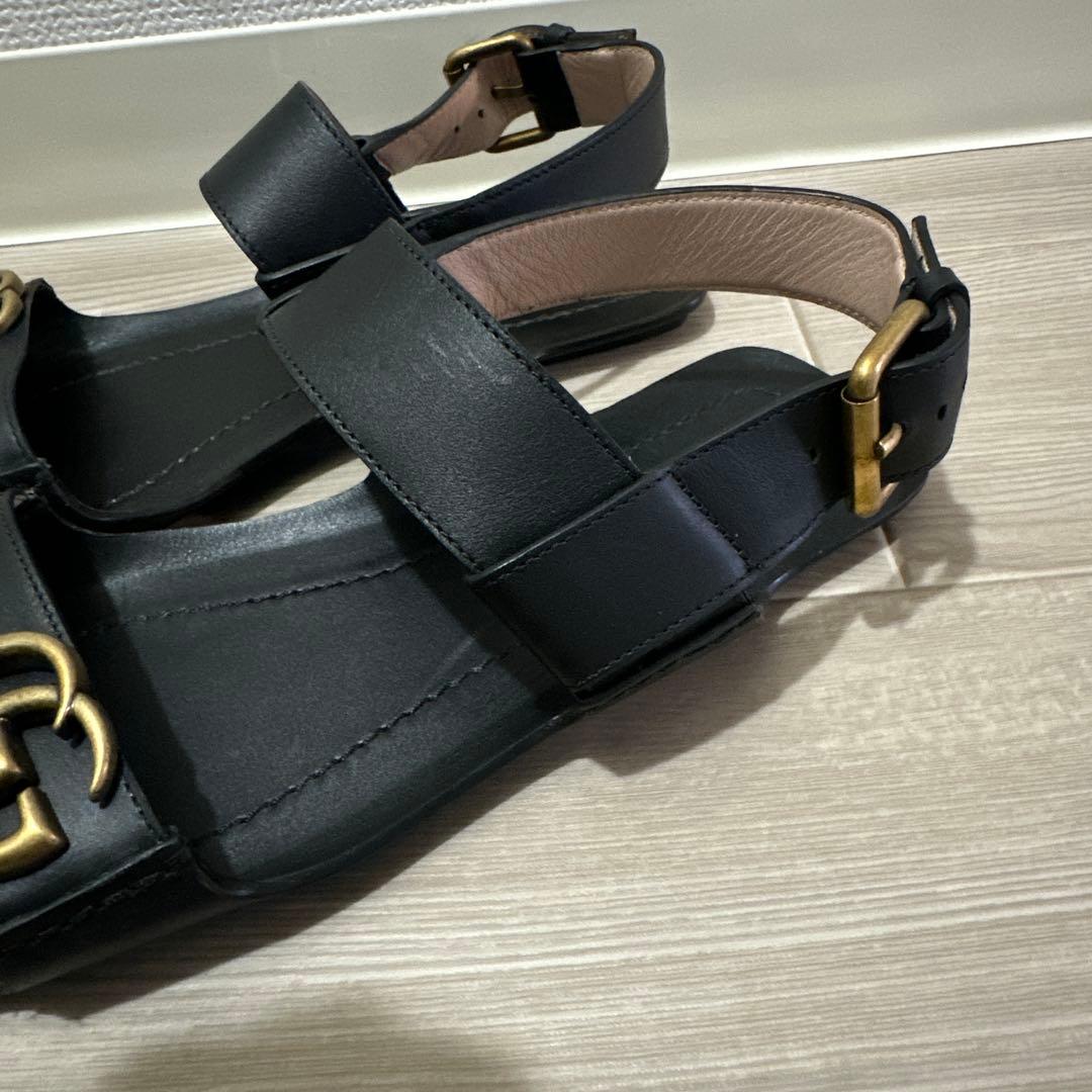 GUCCI ブラック レザー サンダル