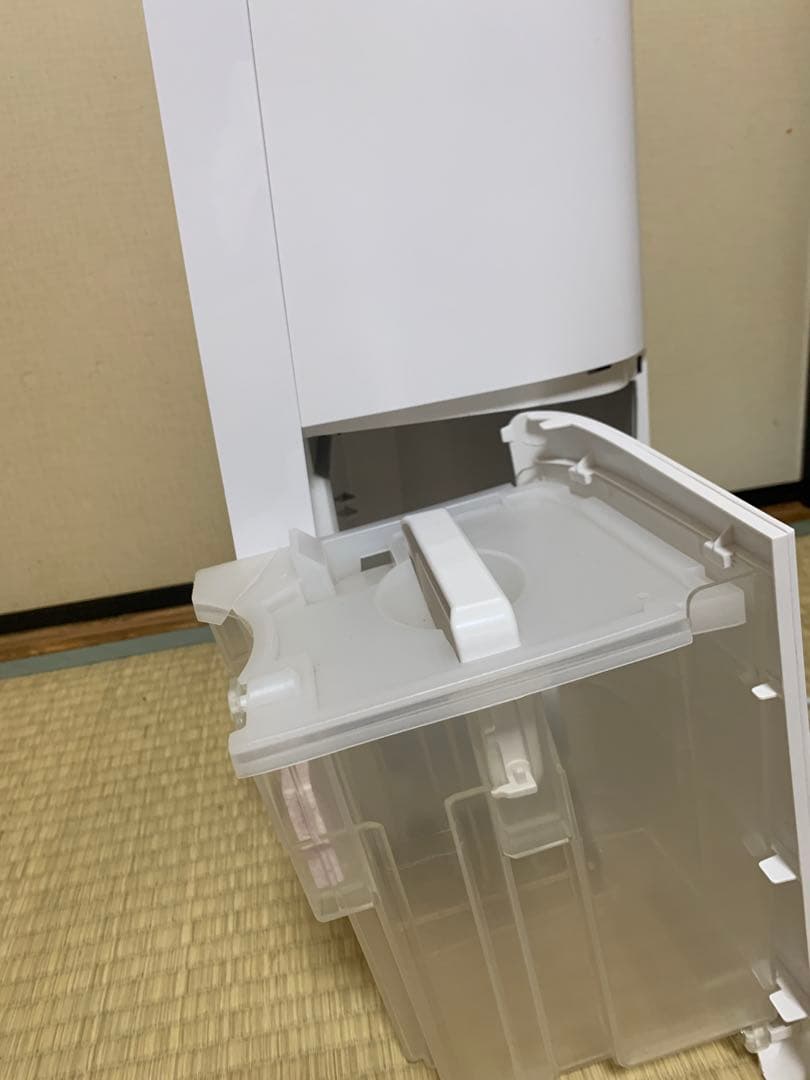 美品　2023年製/SHARP 除湿機 CV-N71