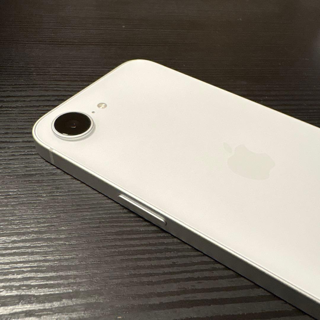 iPhone16e 本体 128GB フィルムカバー付き ホワイト