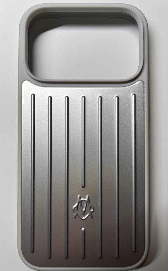 RIMOWA アルミニウム iPhone17Pro用ケース