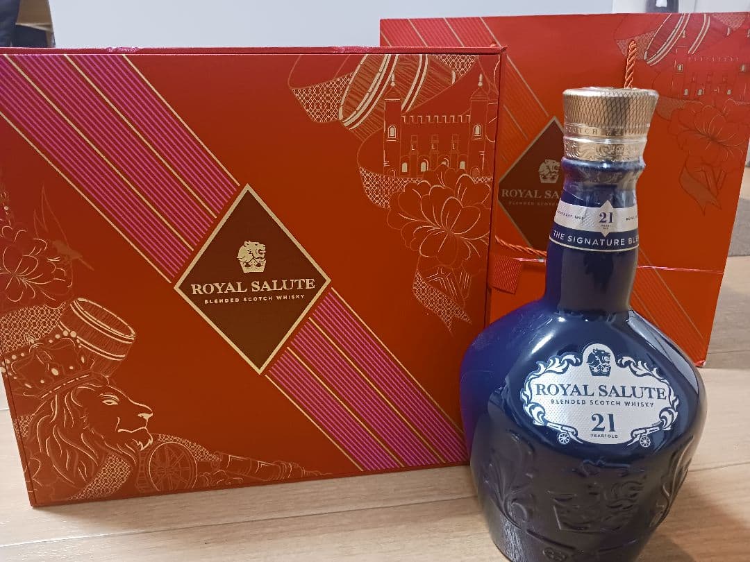 ロイヤルサルート21年ブレンドスコッチウイスキー 40％ 700ml　グラス付き