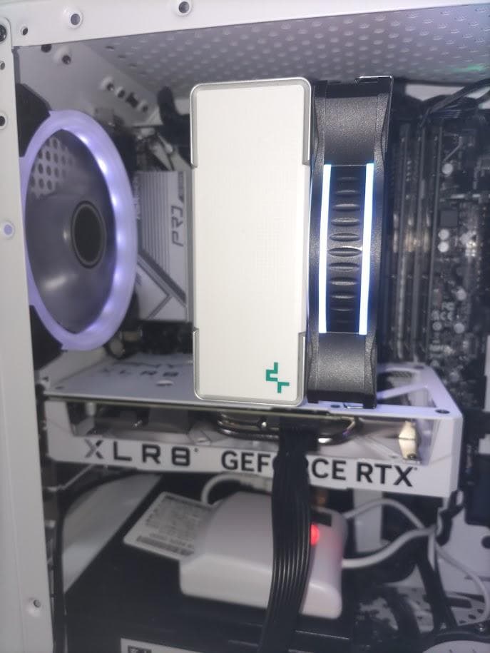 グラフィックボード・グラボ・ビデオカード GeForce RTX 4060 8GB White Edition