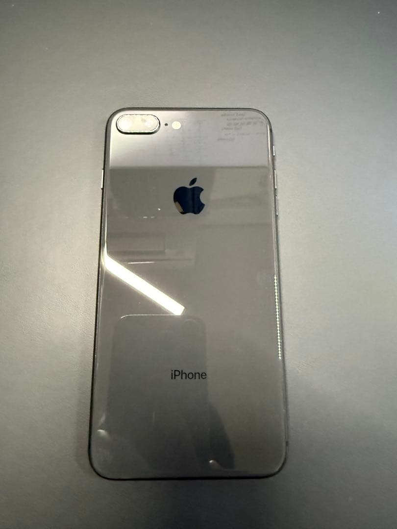 Apple iPhone 8 Plus ジェットブラック