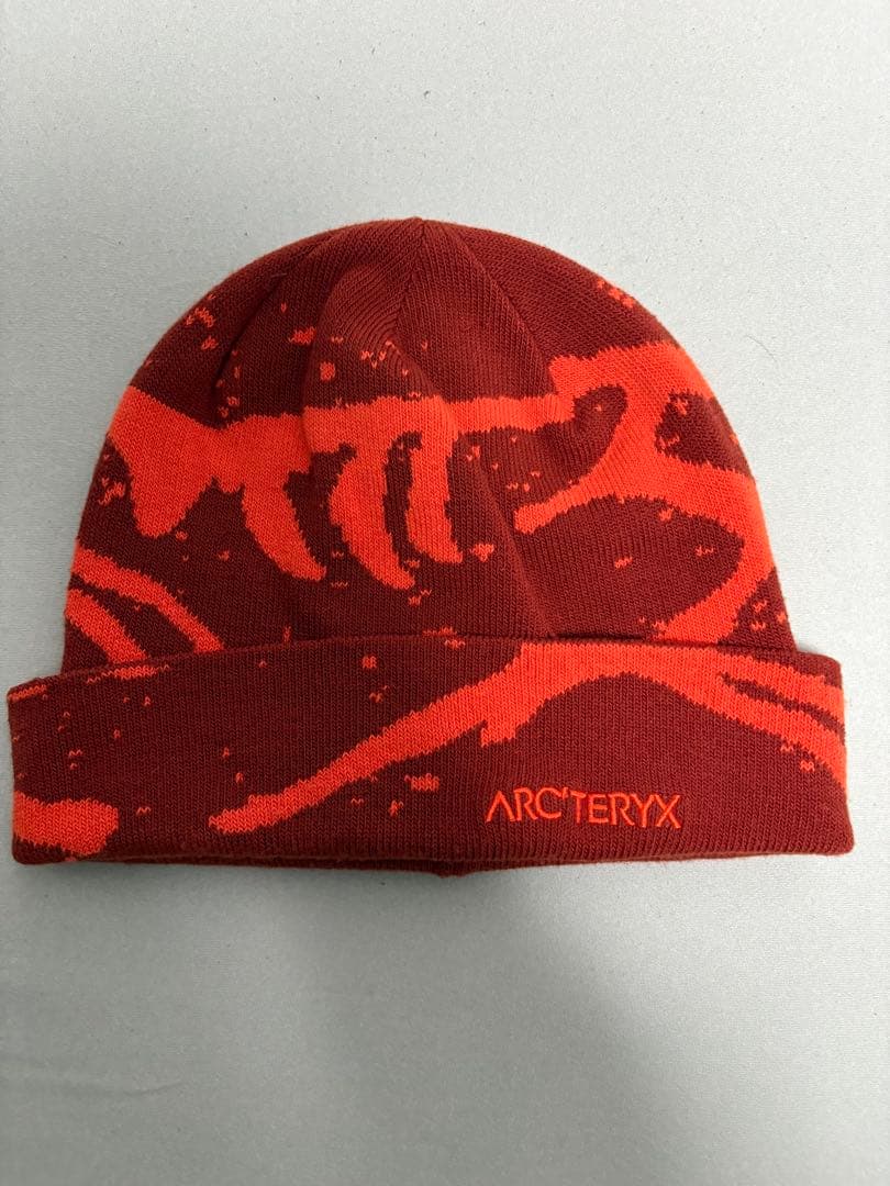 ARC'TERYX ニット帽 ビーニー 赤・オレンジ