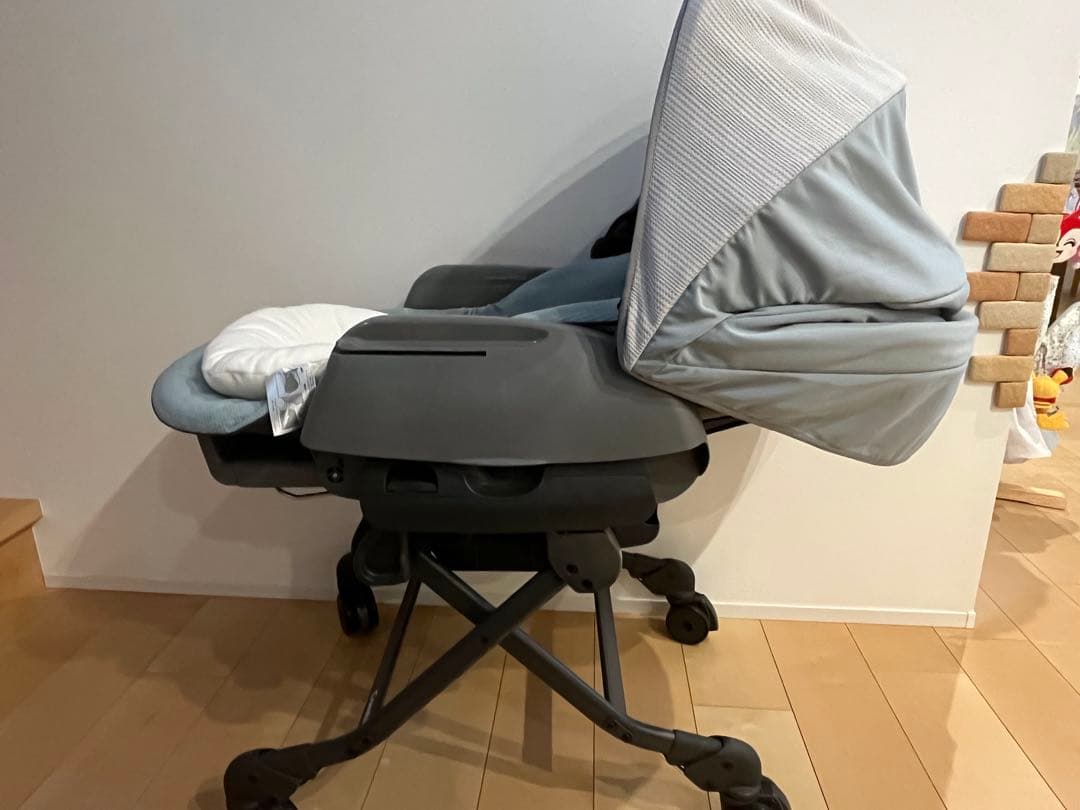 小*玉様 combi ネムリラ 電動ハイローチェア