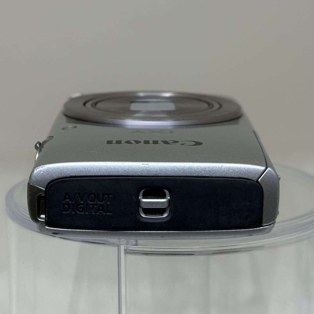 Canon カメラ　IXY 200 PC2333 充電器 コンデジ　動作品