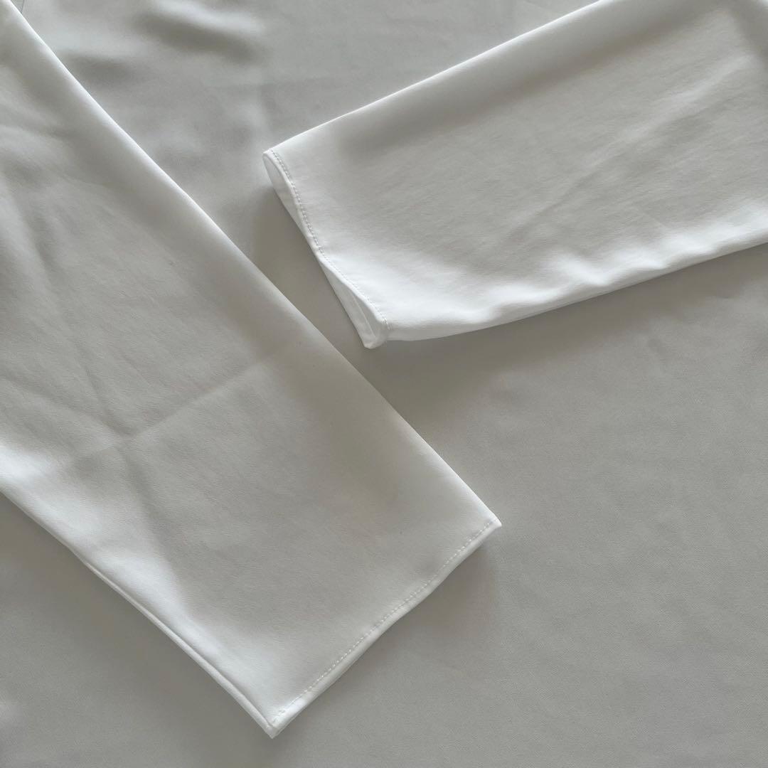 ガリャルダガランテ　ラウンドブラウスTシャツ　ホワイト　長袖　ロンT万能インナー