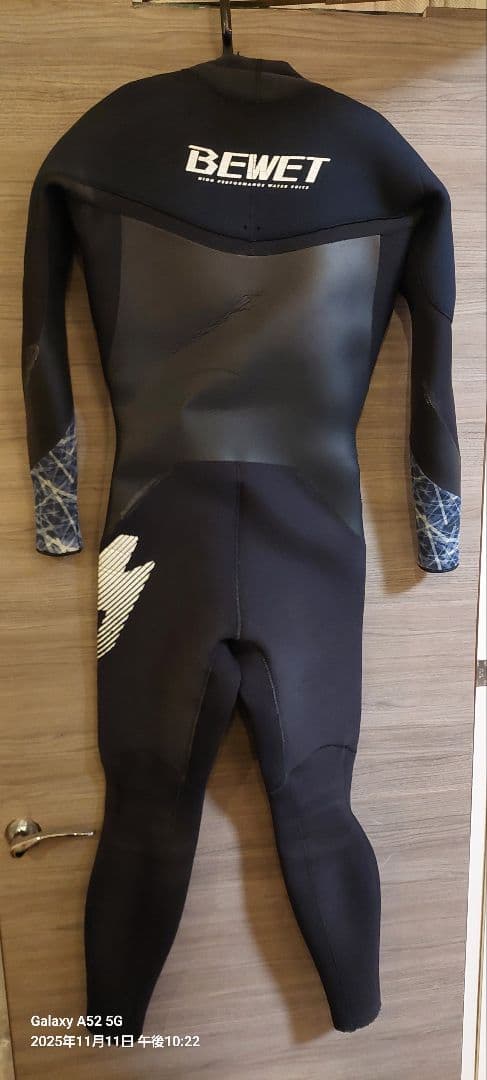 BEWET ブラック　セミドライスーツ 長袖
