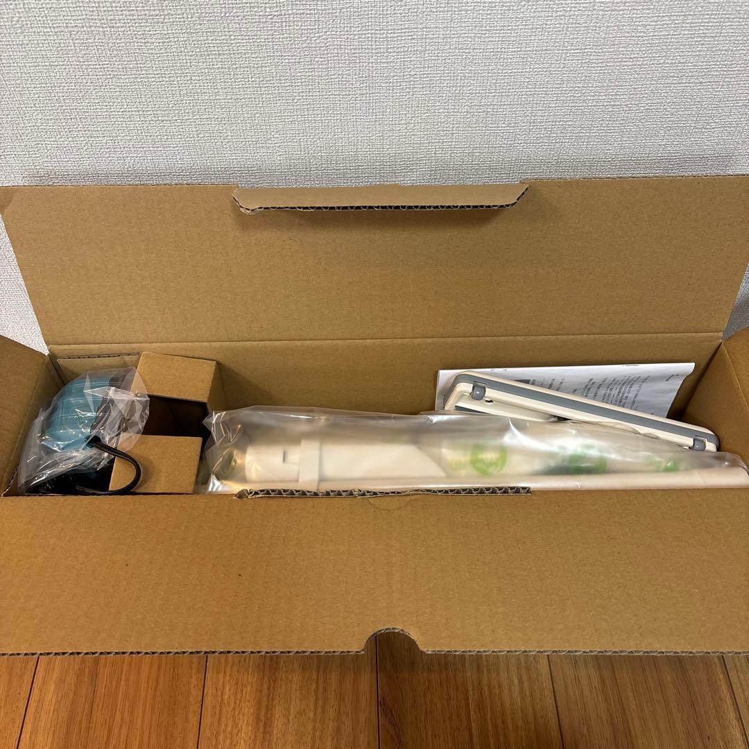 makita 充電式クリーナ　CL100DW