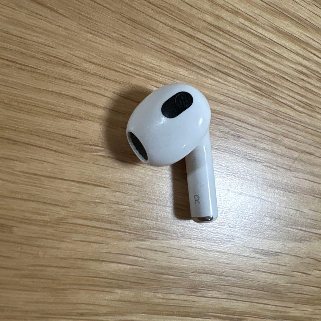 第3世代 AirPods MME73J/A イヤホン充電ケース付き 中古