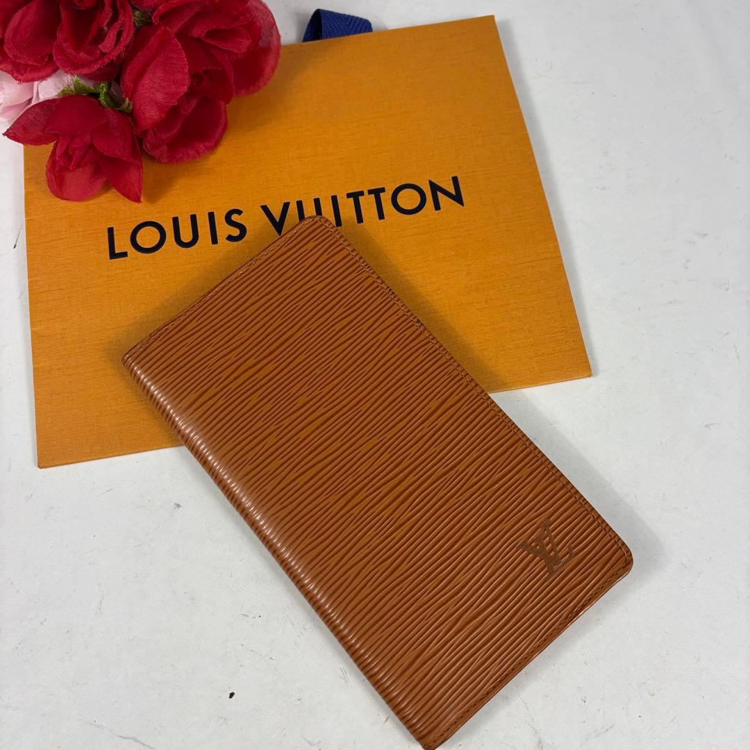 ルイヴィトン エピ ポルトカルト クレディ カードケース 札入れ ブラウン系