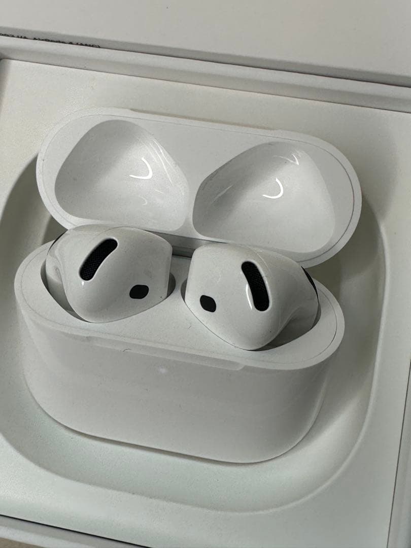 【極美品】AirPods 4 ANCモデル MXP93J/A GY23W