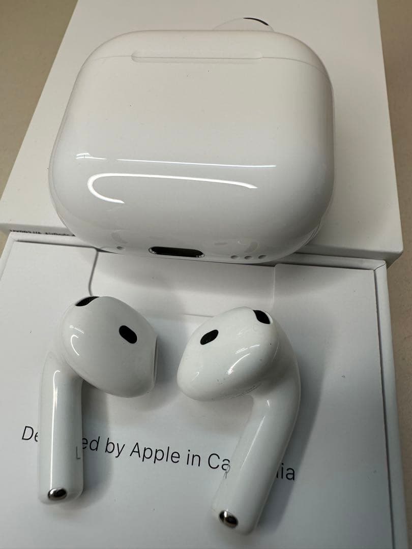 【極美品】AirPods 4 ANCモデル MXP93J/A GY23W