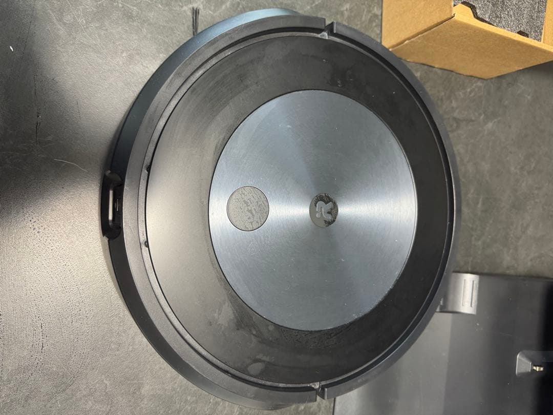 iRobot Roomba j7+ 本体 クリーニングベース付き